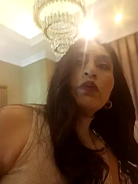 Snapshot of MonicaMoret chatting on 02.07.25 MonicaMoret online show from 02.07.25