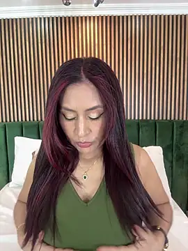 MonicaMoret online show from 04.18.26