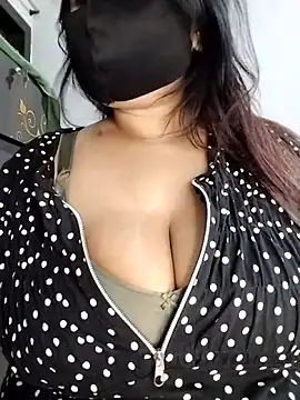 Snapshot of Tishani chatting on 10.30.25 Tishani online show from 10.30.25