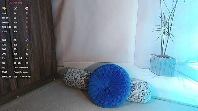 Baby Claraa online show from 10.15.25