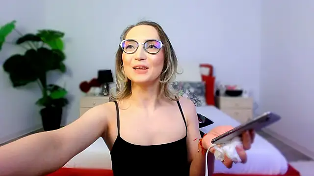 CharmingAnnie online show from 04.06.26