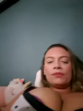 Snapshot of Aninha25blond chatting on 07.19.26 Aninha25blond online show from 07.19.26