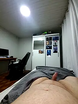 Snapshot of gordinhopp chatting on 05.18.26 gordinhopp online show from 05.18.26