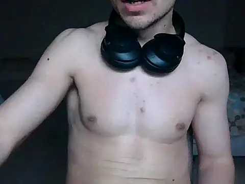 Snapshot of Fuckbyboy chatting on 02.15.25 Fuckbyboy online show from 02.15.25