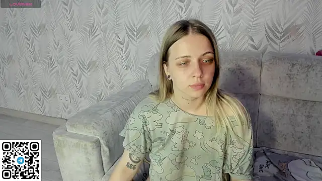 Snapshot of Alice_Halle chatting on 07.19.26 Alice Halle online show from 07.19.26