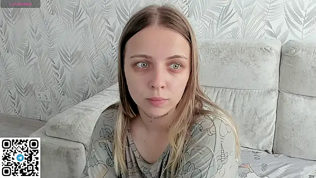 Snapshot of Alice_Halle chatting on 07.21.26 Alice Halle online show from 07.21.26