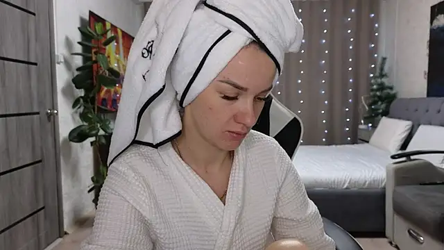 Strip-Lady online show from 12.19.25