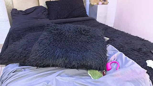 ximenawilliamss online show from 11.03.25