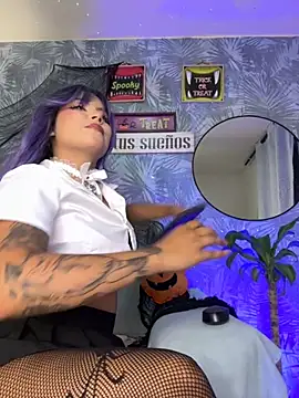 Snapshot of antonelaswete02 chatting on 10.29.25 antonelaswete02 online show from 10.29.25