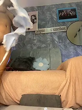 Snapshot of antonelaswete02 chatting on 11.15.25 antonelaswete02 online show from 11.15.25