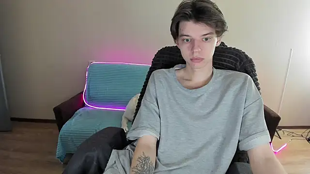 Snapshot of Liam_sexy1 chatting on 12.18.24 Liam sexy1 online show from 12.18.24