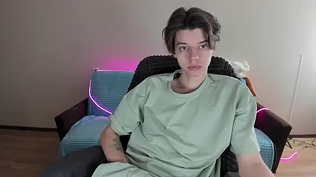 Snapshot of Liam_sexy1 chatting on 12.24.24 Liam sexy1 online show from 12.24.24