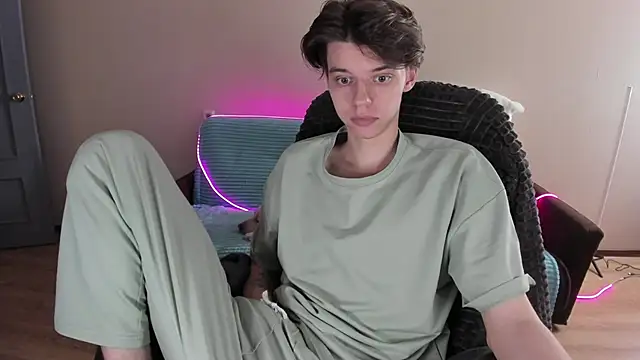 Snapshot of Liam_sexy1 chatting on 12.26.24 Liam sexy1 online show from 12.26.24