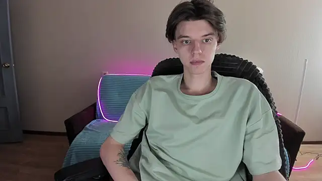 Snapshot of Liam_sexy1 chatting on 12.27.24 Liam sexy1 online show from 12.27.24