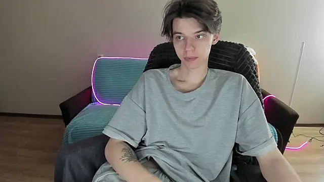 Snapshot of Liam_sexy1 chatting on 12.29.24 Liam sexy1 online show from 12.29.24