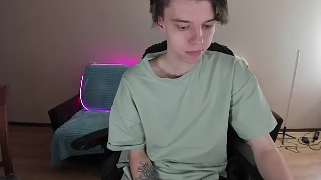 Snapshot of Liam_sexy1 chatting on 01.06.25 Liam sexy1 online show from 01.06.25