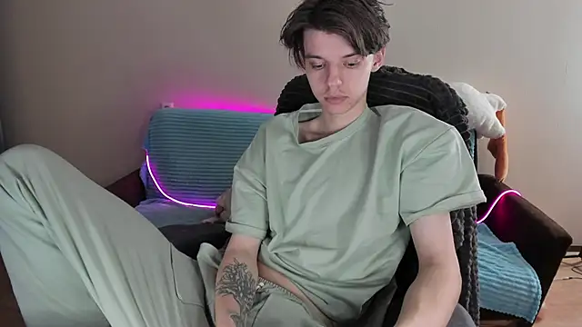 Snapshot of Liam_sexy1 chatting on 01.24.25 Liam sexy1 online show from 01.24.25