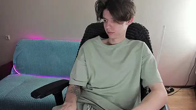 Snapshot of Liam_sexy1 chatting on 02.14.25 Liam sexy1 online show from 02.14.25