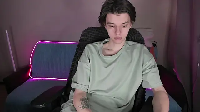 Snapshot of Liam_sexy1 chatting on 02.14.25 Liam sexy1 online show from 02.14.25