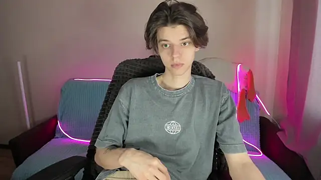 Snapshot of Liam_sexy1 chatting on 02.16.25 Liam sexy1 online show from 02.16.25