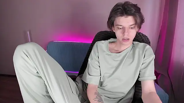 Snapshot of Liam_sexy1 chatting on 02.21.25 Liam sexy1 online show from 02.21.25