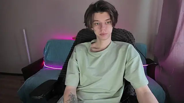 Snapshot of Liam_sexy1 chatting on 02.24.25 Liam sexy1 online show from 02.24.25