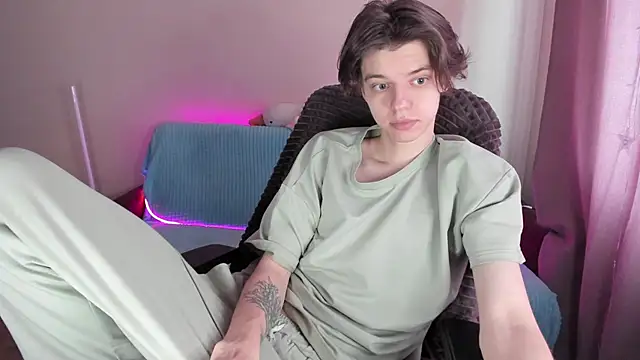 Snapshot of Liam_sexy1 chatting on 02.26.25 Liam sexy1 online show from 02.26.25