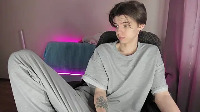 Snapshot of Liam_sexy1 chatting on 02.28.25 Liam sexy1 online show from 02.28.25