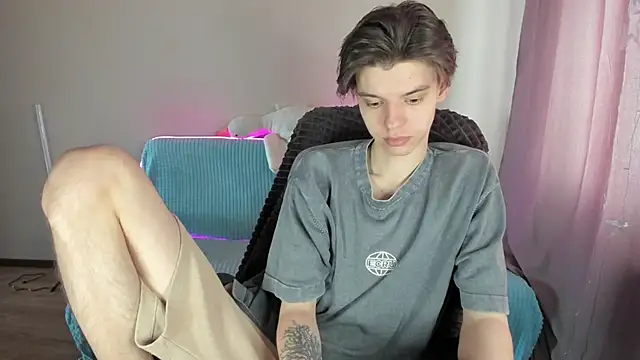 Snapshot of Liam_sexy1 chatting on 03.18.25 Liam sexy1 online show from 03.18.25