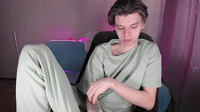 Snapshot of Liam_sexy1 chatting on 03.18.25 Liam sexy1 online show from 03.18.25