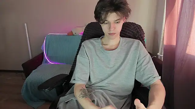 Snapshot of Liam_sexy1 chatting on 03.21.25 Liam sexy1 online show from 03.21.25