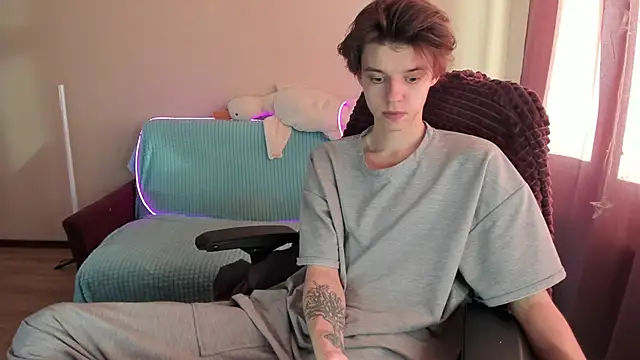 Snapshot of Liam_sexy1 chatting on 03.22.25 Liam sexy1 online show from 03.22.25