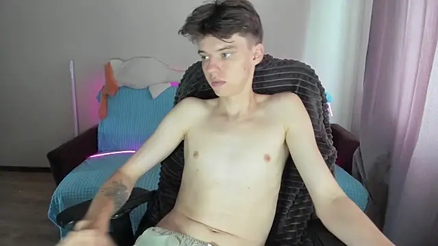 Snapshot of Liam_sexy1 chatting on 09.13.25 Liam sexy1 online show from 09.13.25