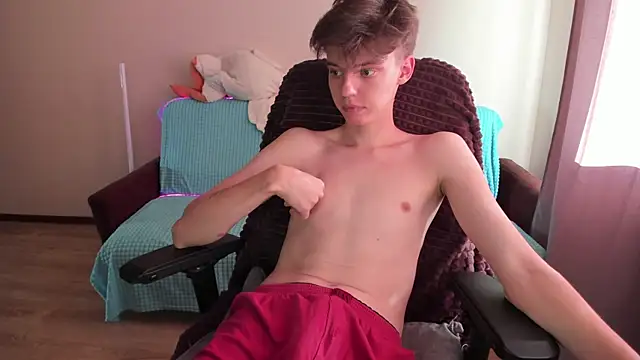 Snapshot of Liam_sexy1 chatting on 09.23.25 Liam sexy1 online show from 09.23.25