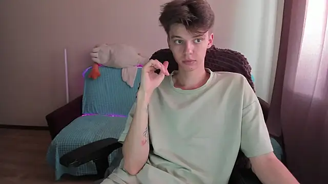 Snapshot of Liam_sexy1 chatting on 09.24.25 Liam sexy1 online show from 09.24.25