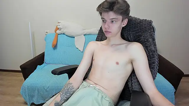 Snapshot of Liam_sexy1 chatting on 10.17.25 Liam sexy1 online show from 10.17.25