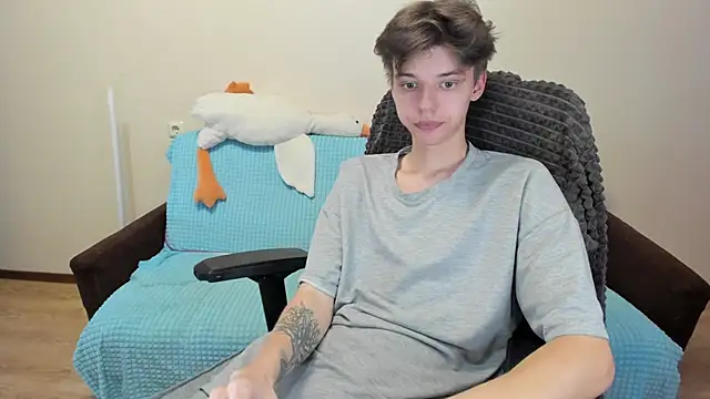 Snapshot of Liam_sexy1 chatting on 10.21.25 Liam sexy1 online show from 10.21.25