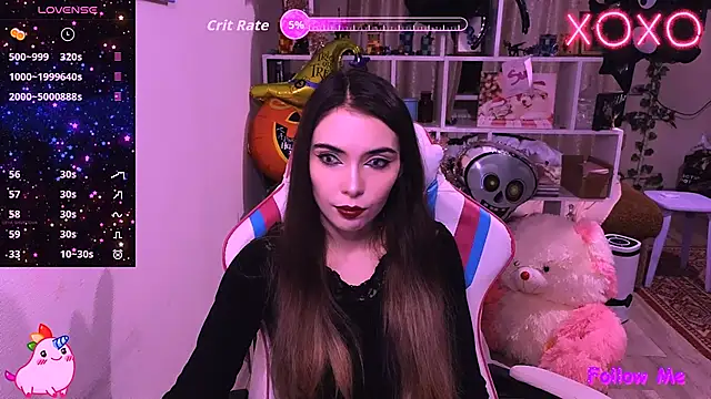 Snapshot of Sia_Shine chatting on 10.05.25 Sia Shine online show from 10.05.25