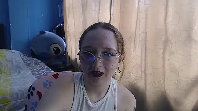 Liaroberts1 online show from 03.17.25