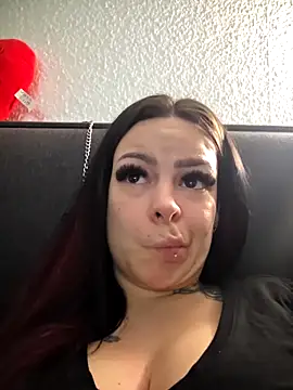 BoeseMoni1998 online show from 04.18.26