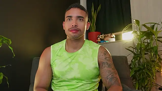 Snapshot of LincomAmith chatting on 02.19.26 LincomAmith online show from 02.19.26