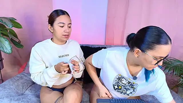 Jules n Gia online show from 12.16.25