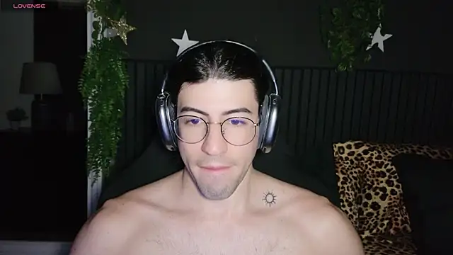 Snapshot of newjeff chatting on 06.19.26 newjeff online show from 06.19.26