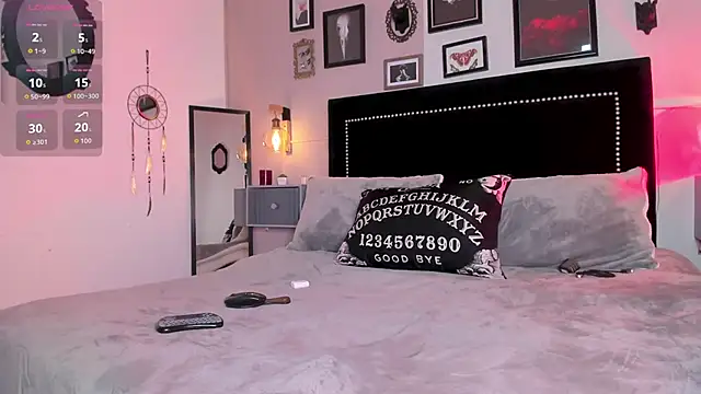 ninaevanss  online show from 02.08.26