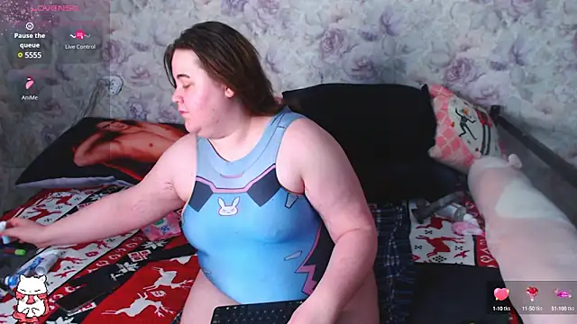 Estelle Hicks online show from 02.01.25