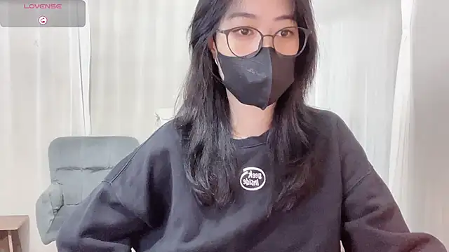  minji bae online show from 10.26.25