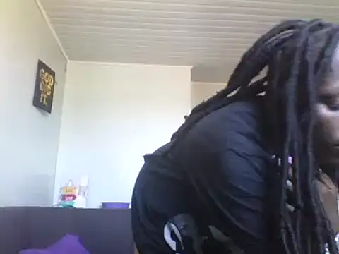 Snapshot of chilliedoug chatting on 12.24.24 chilliedoug online show from 12.24.24