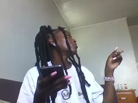 Snapshot of chilliedoug chatting on 12.28.24 chilliedoug online show from 12.28.24