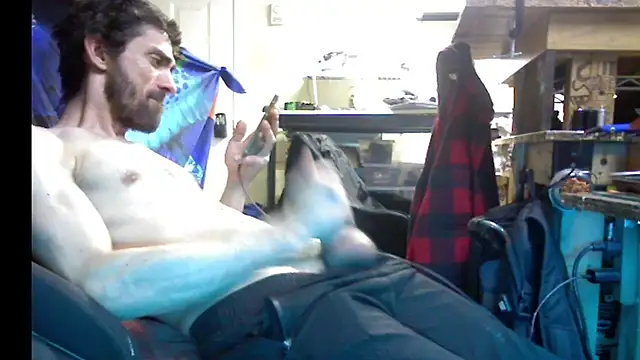 Snapshot of slendt94 chatting on 02.23.25 slendt94 online show from 02.23.25