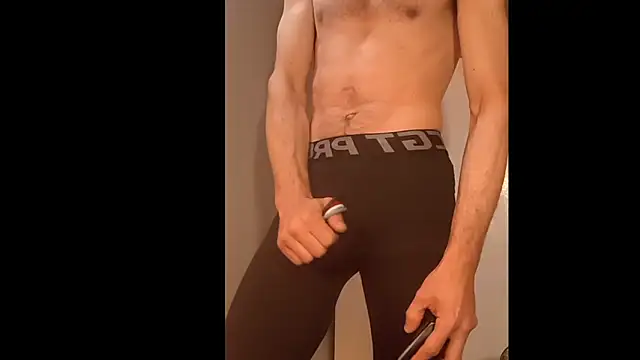 Snapshot of slendt94 chatting on 10.19.25 slendt94 online show from 10.19.25